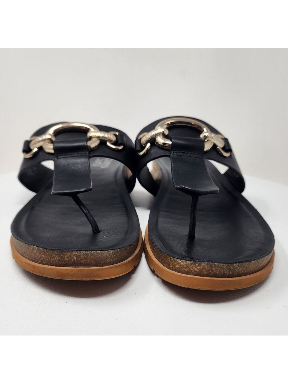 Franco Sarto Brielle Sandal Size 8.5M Black Leather Gold Tone Chain Accent Thong